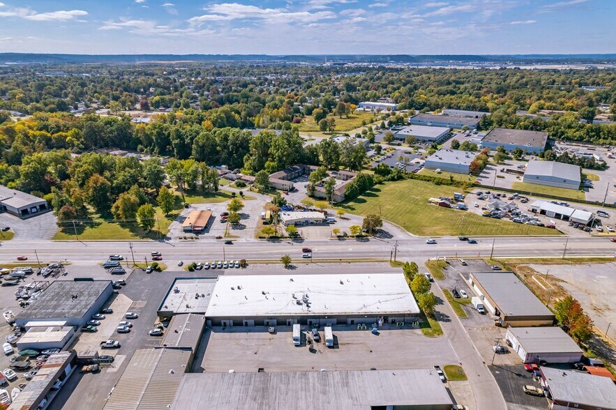 More Photos Of 4735 Poplar Level Rd, Louisville Light Distribution For Lease