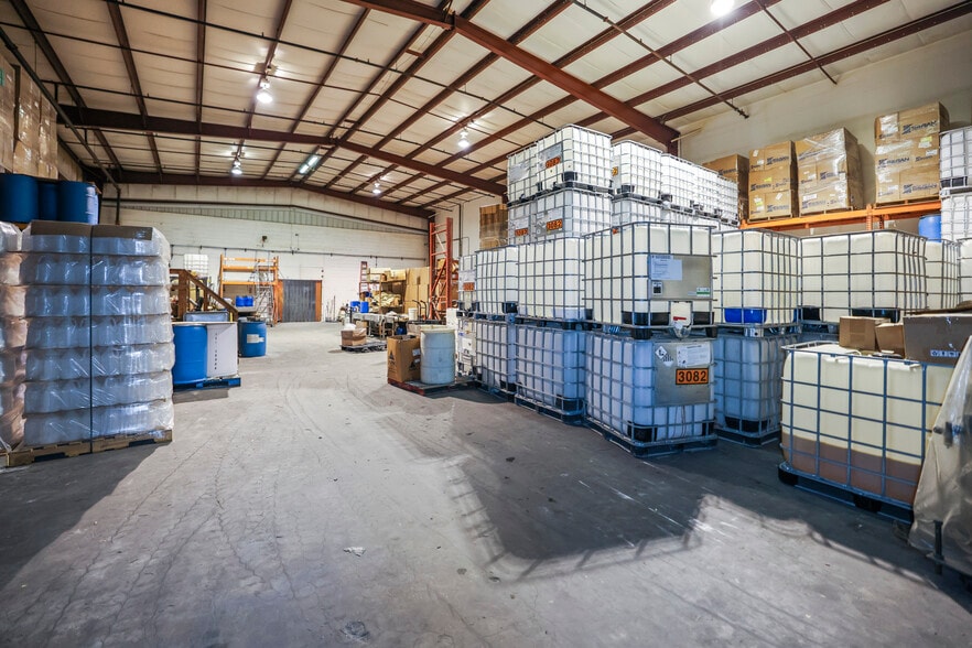 More Photos Of 1555 Sunshine Dr, Clearwater Warehouse For Sale