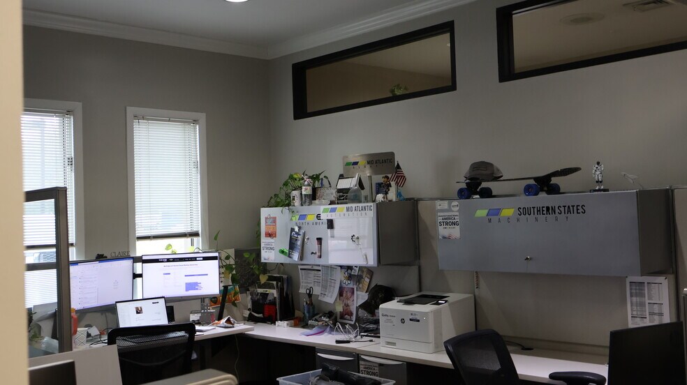 More Photos Of 6330-6332 Flank Dr, Harrisburg Flex For Lease