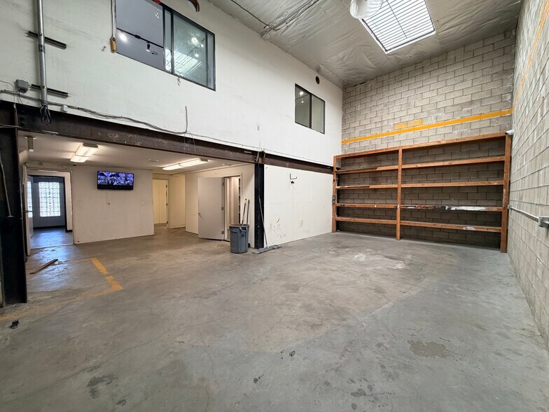 More Photos Of 2165 Gaylord St, Long Beach Warehouse For Lease
