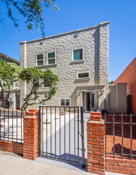 More Photos Of 1823 P St, Sacramento Apartments For Sale