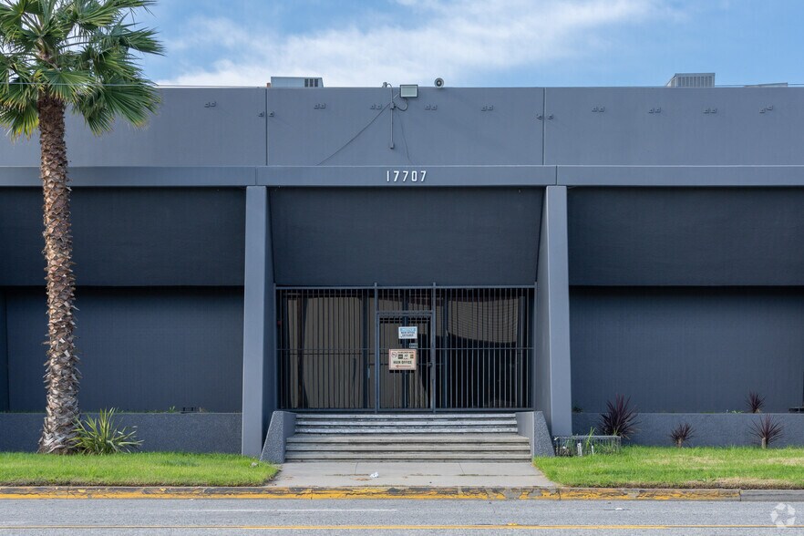 More Photos Of 17707 S Santa Fe Ave, East Rancho Dominguez Warehouse For Lease