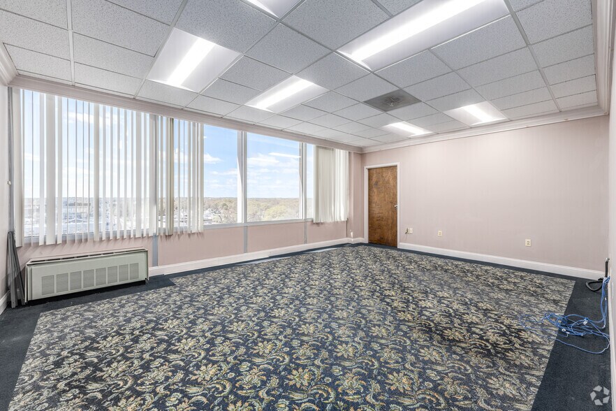More Photos Of 7310 Ritchie Hwy, Glen Burnie Office For Lease