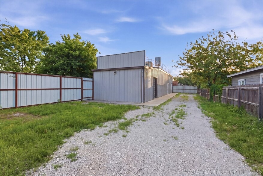 More Photos Of 6151 Tecumseh st, Tulsa Restaurant For Sale