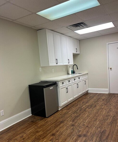 More Photos Of 2012 Highway 90, Gautier Flex For Lease