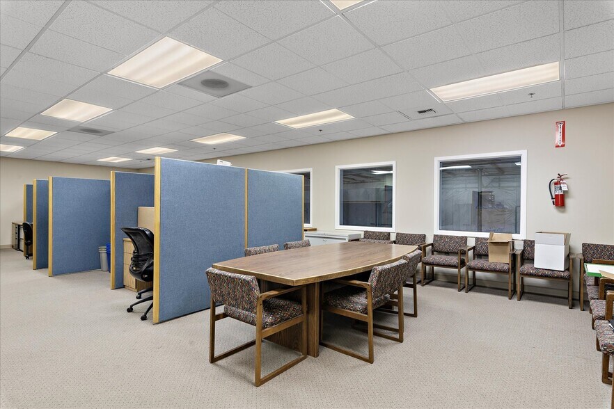 More Photos Of 21021 66th Ave W, Lynnwood Manufacturing For Sale