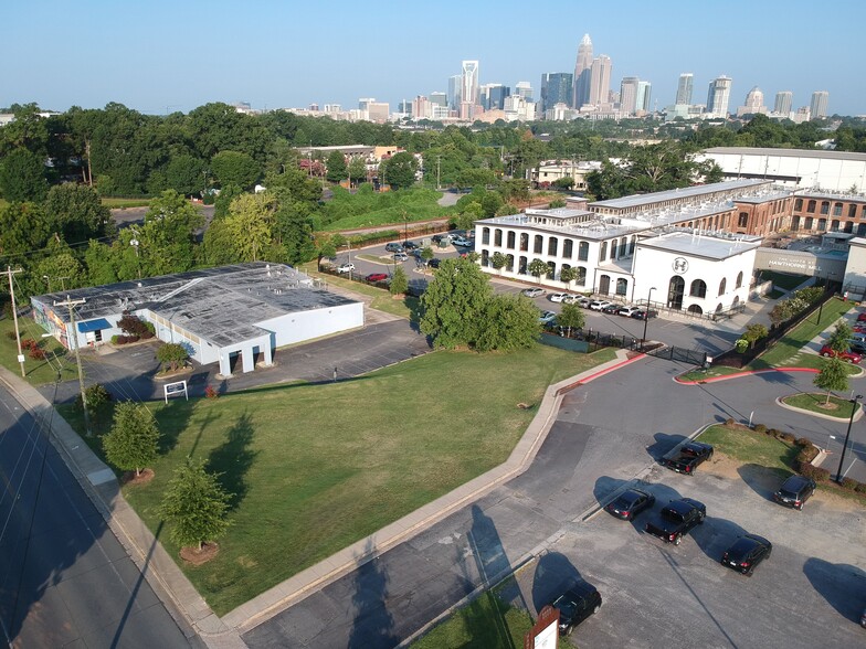 Primary Photo Of 1041 Hawthorne Ln, Charlotte Medical For Lease