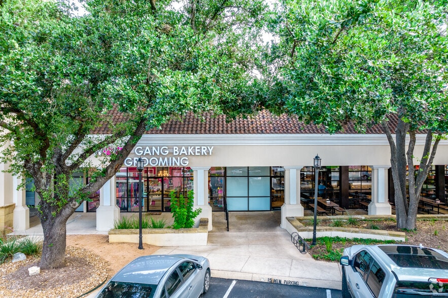 More Photos Of 999 E Basse Rd, San Antonio Unknown For Lease