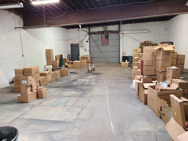 More Photos Of 7 Florence St, Floral Park Warehouse For Lease