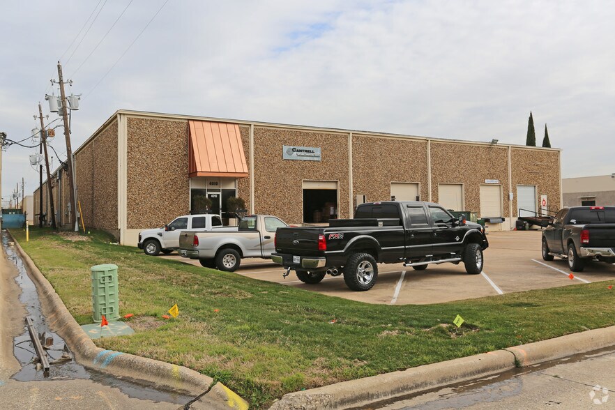More Photos Of 4101-4103 Lindbergh Dr, Addison Warehouse For Lease