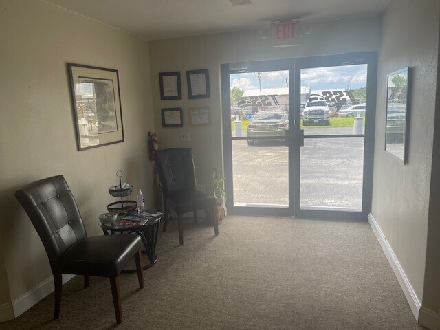 More Photos Of 2546 Franklin St, Fort Myers Warehouse For Sale