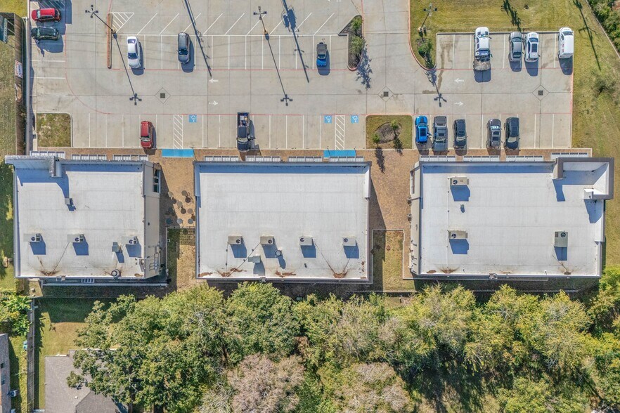 More Photos Of 107 Old River Rd, Montgomery Storefront For Sale