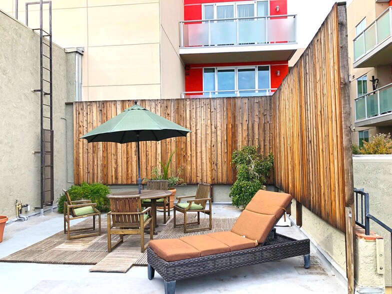More Photos Of 1325 7th St, Santa Monica Office For Sale
