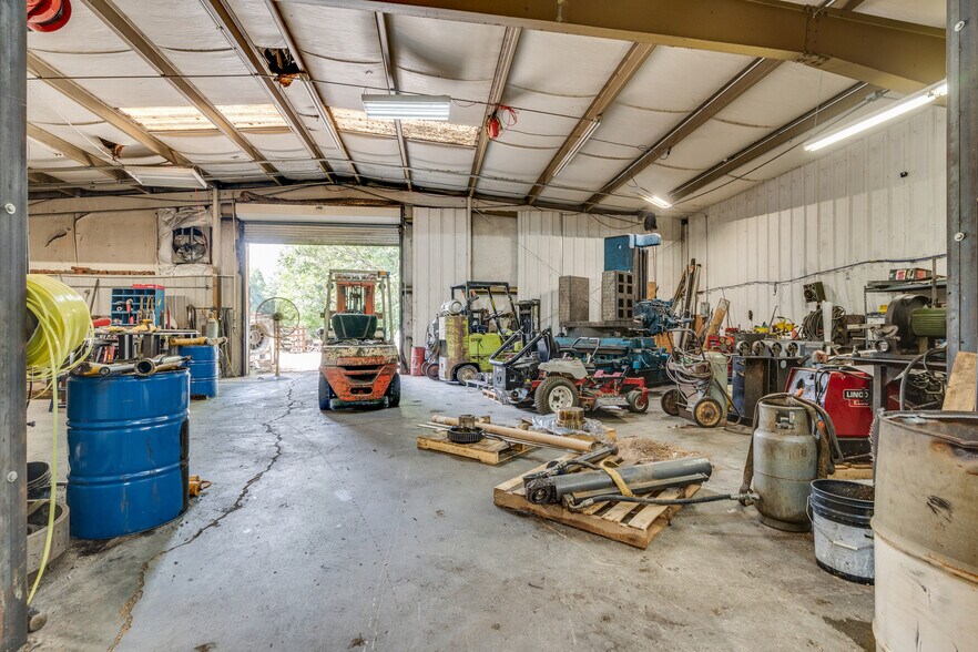 More Photos Of 5560 Highway 19 E, Hampton Manufacturing For Sale