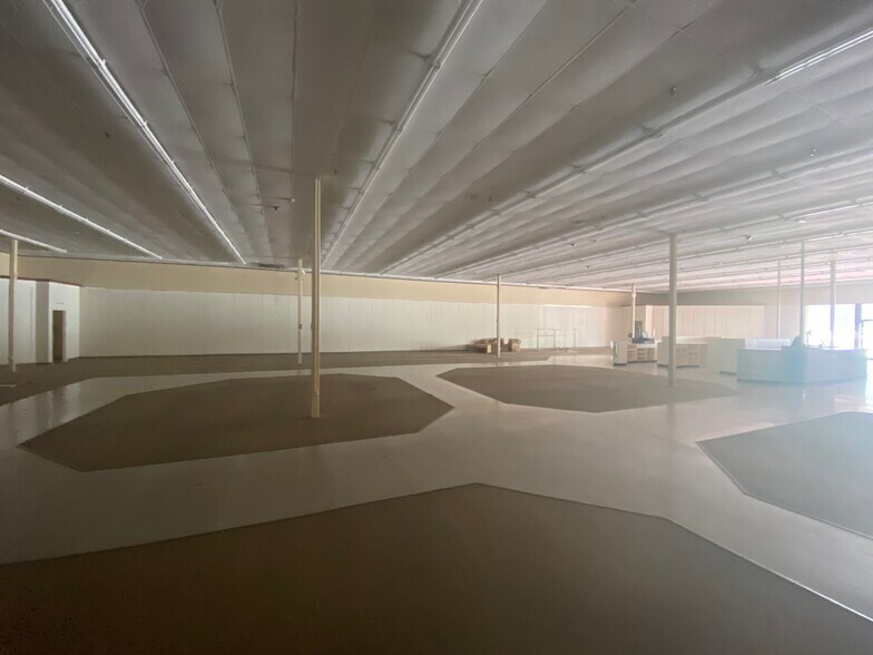 More Photos Of 817-837 S Walnut St, Starke Unknown For Lease