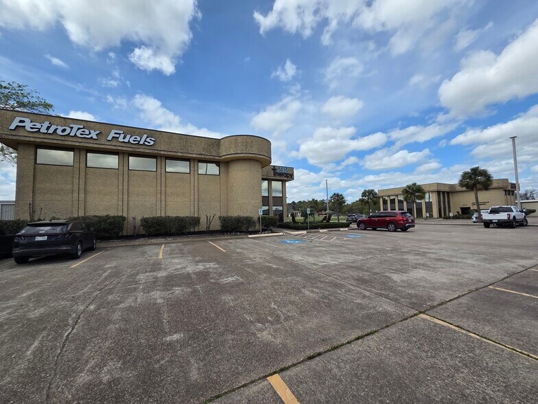 More Photos Of 1844 & 1846 Interstate 10 S, Beaumont Medical For Sale