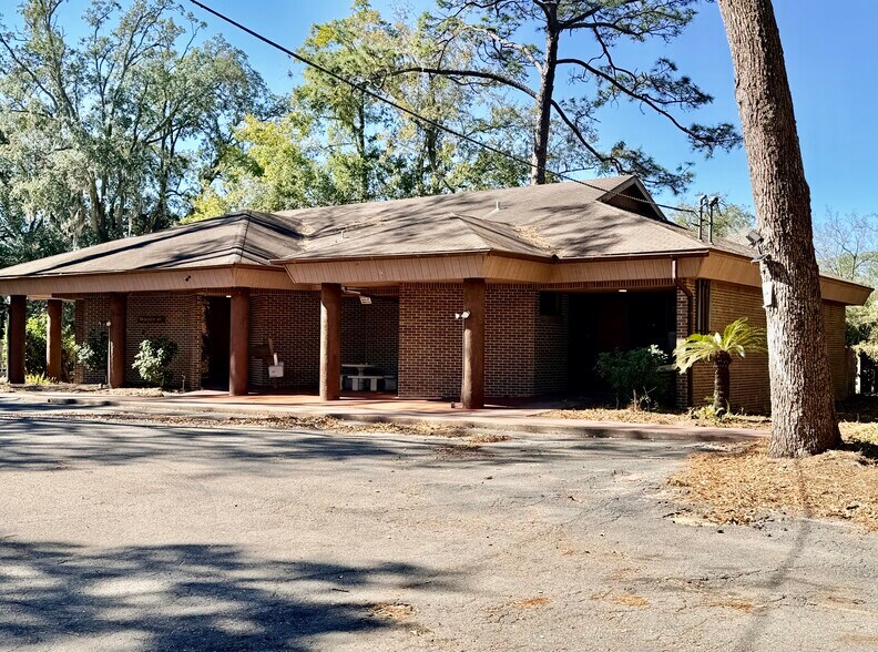 Primary Photo Of 1906 Debarry Ave, Orange Park Medical For Sale