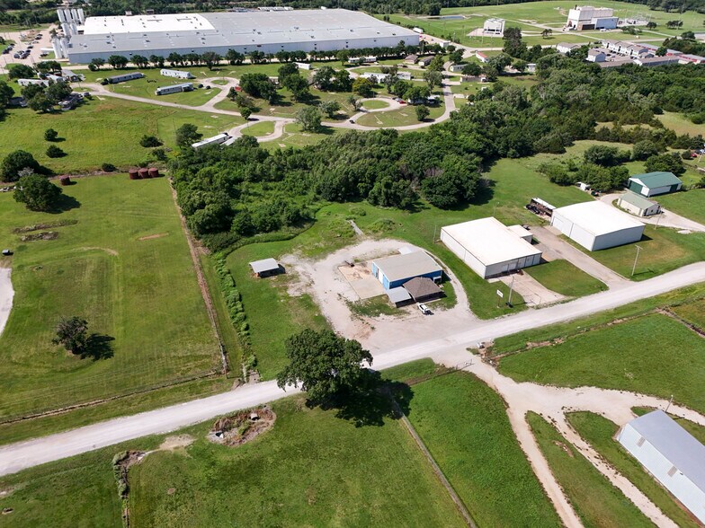 More Photos Of 3315 Central Ave, Winfield Warehouse For Sale