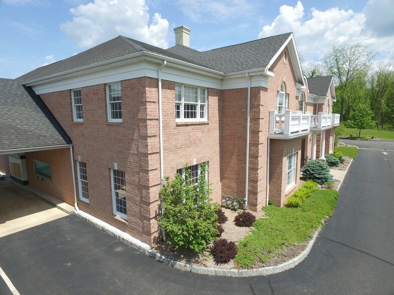 More Photos Of 351 Sparta Ave, Sparta Office For Lease