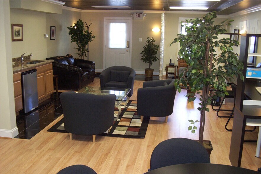 More Photos Of 8311 Wisconsin Ave, Bethesda Medical For Sale