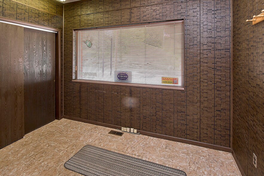 More Photos Of 6328 Elk River Rd, Clendenin Auto Repair For Sale