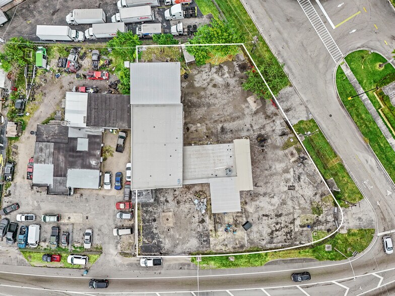 More Photos Of 17410 NW 2nd Ave, Miami General Retail For Sale