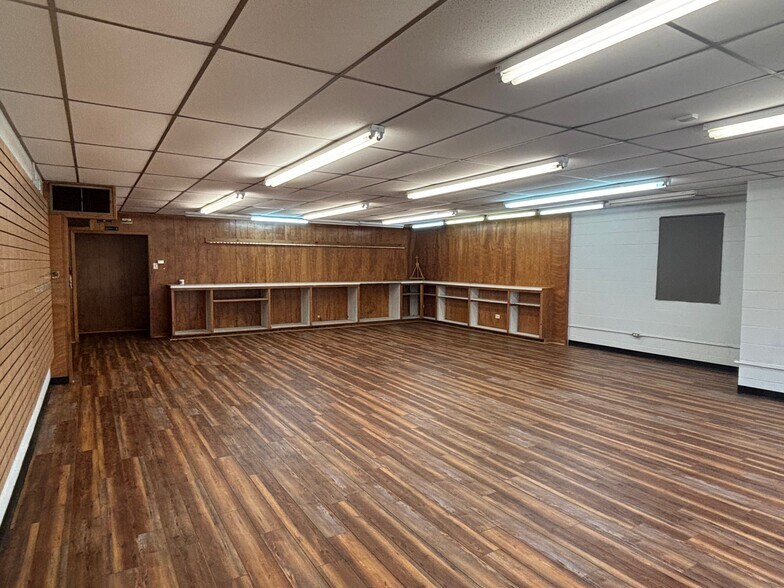 More Photos Of 2324 Texas Blvd, Texarkana General Retail For Sale
