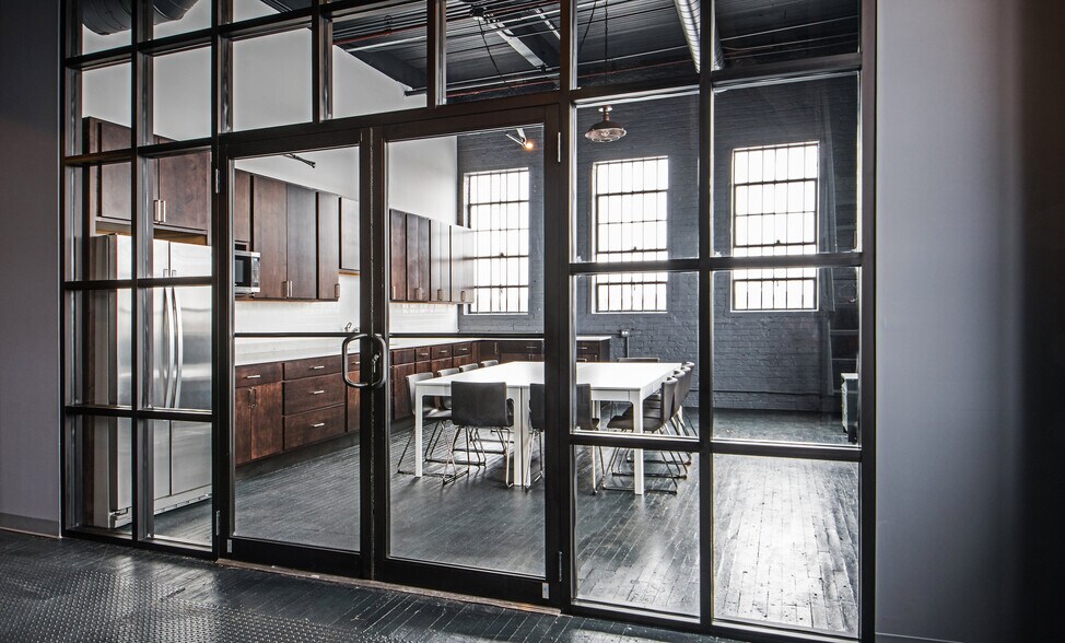 More Photos Of 2415 W 19th St, Chicago Warehouse For Lease