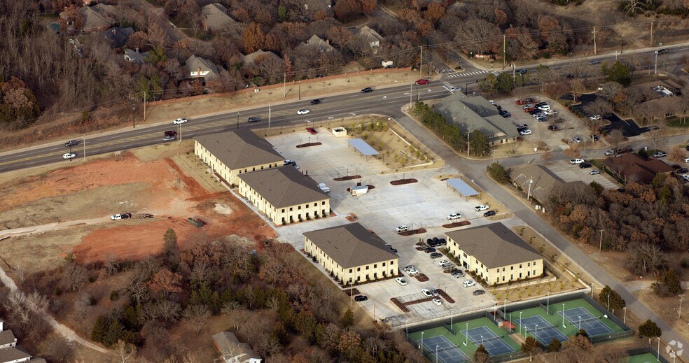 More Photos Of 225 Lilac Dr, Edmond Office For Lease