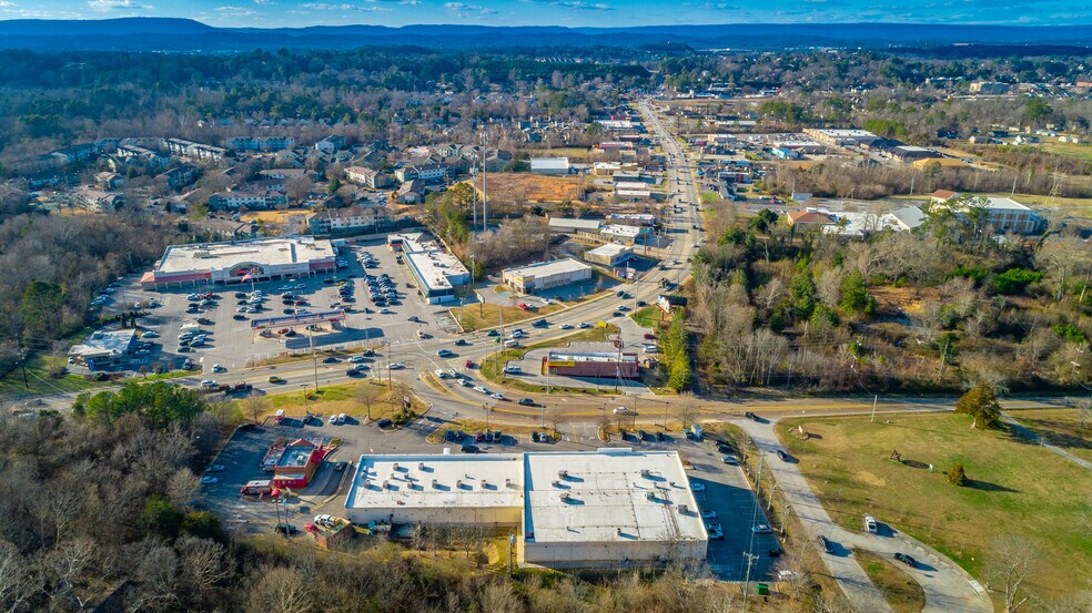More Photos Of 1414 Jenkins Rd, Chattanooga Storefront For Lease