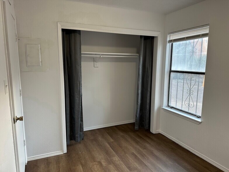 More Photos Of 2810 Vail Ave SE, Albuquerque Apartments For Sale