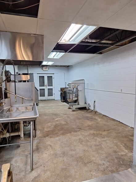 More Photos Of 525 Main St, Altavista Restaurant For Sale