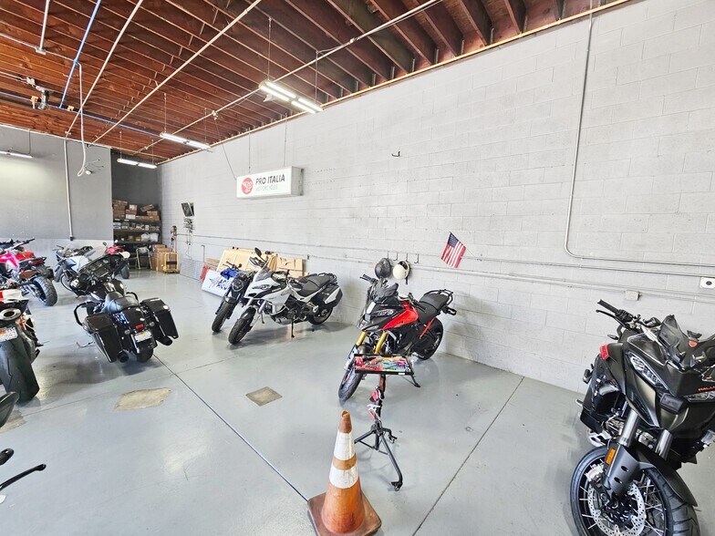 More Photos Of 3331 N Verdugo Rd, Glendale Auto Repair For Lease
