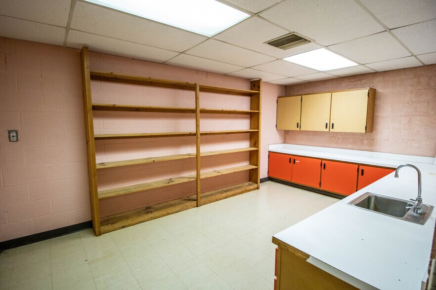 More Photos Of 11218 N Linden Rd, Clio Schools For Sale