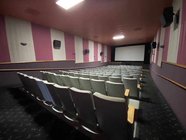 More Photos Of 1601 6th Ave, Stevens Point Freestanding For Sale