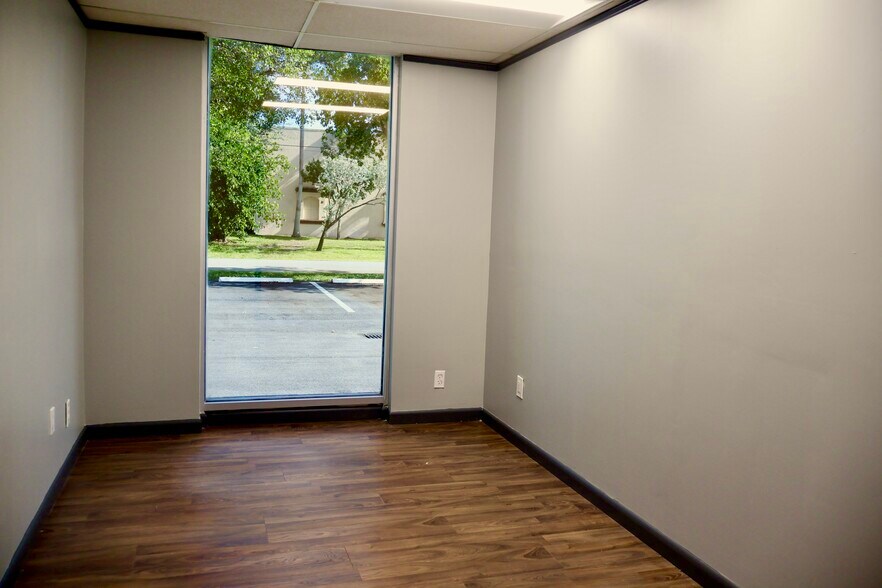 More Photos Of 3001 SW 10th St, Pompano Beach Coworking Space