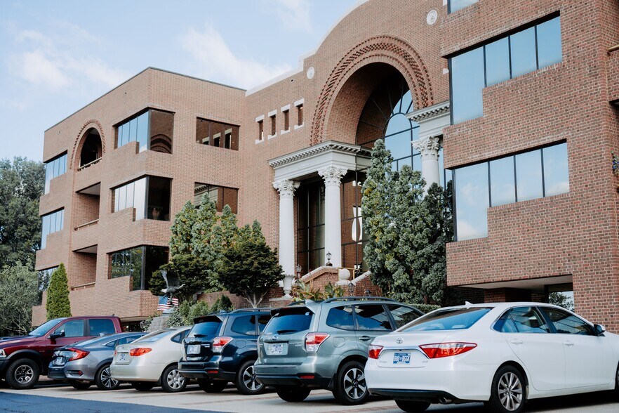 More Photos Of 5214 Maryland Way, Brentwood Office For Lease