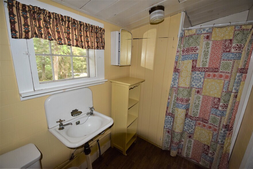 More Photos Of 1 Nicatous Stream Lake Rd, Burlington Lodge Meeting Hall For Sale