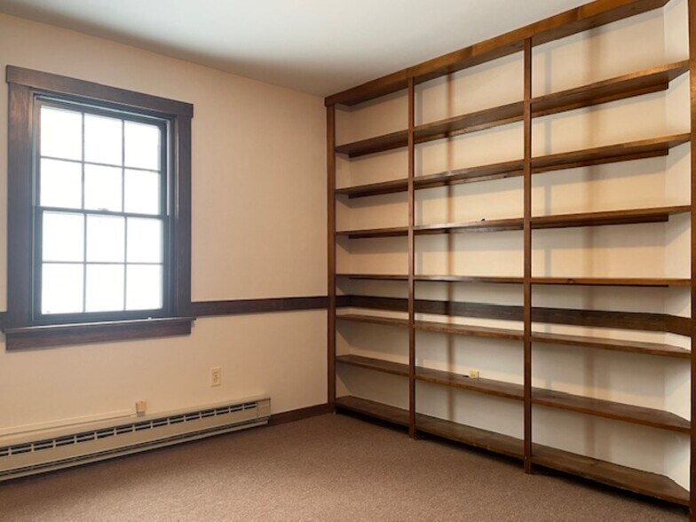 More Photos Of 1160 Putnam Pike, Chepachet Office For Lease