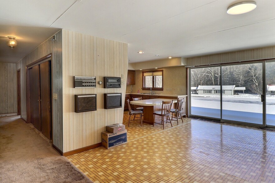 More Photos Of 306 Merwinsburg Rd, Effort Apartments For Sale