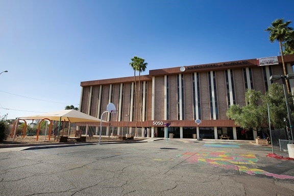 More Photos Of 5050 N 19th Ave, Phoenix Schools For Lease