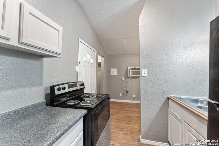 More Photos Of 403 Terrell Ave, San Antonio Apartments For Sale