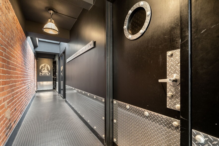 More Photos Of 115 Dummer St, Brookline Flex For Sale