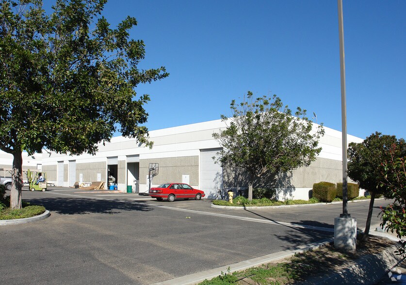 More Photos Of 2250 Celsius Ave, Oxnard Warehouse For Lease