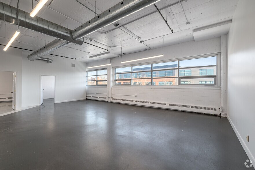 More Photos Of 6750 Av de l'Esplanade, Montréal Office For Lease