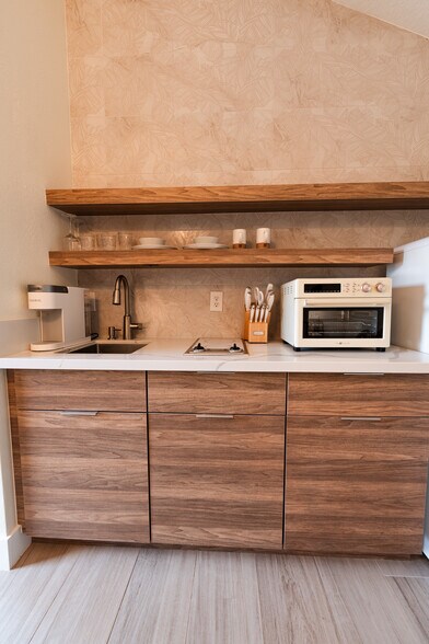 More Photos Of 2502 Tamarind Dr, Hutchinson Island Hotel For Sale