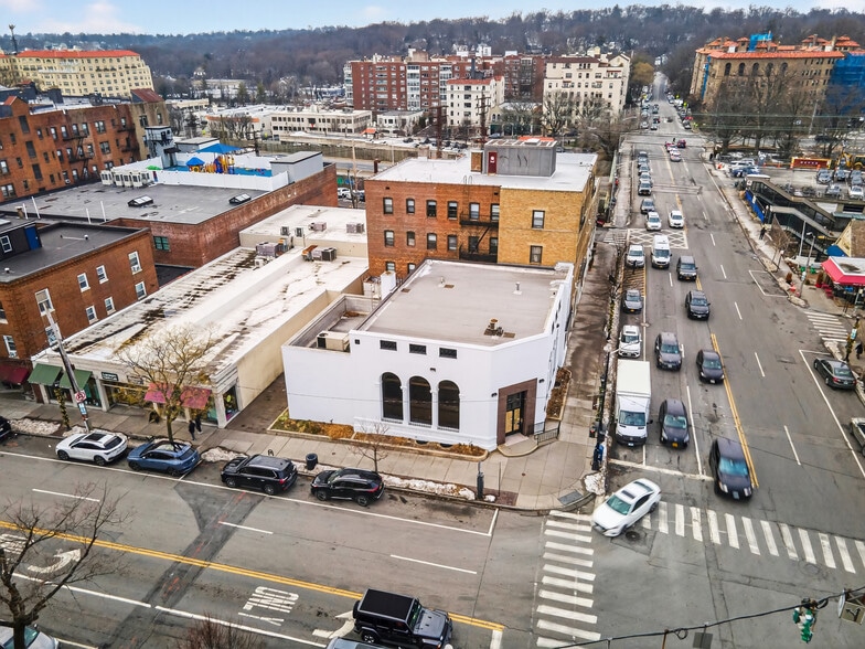 More Photos Of 124 Chatsworth Ave, Larchmont Restaurant For Sale