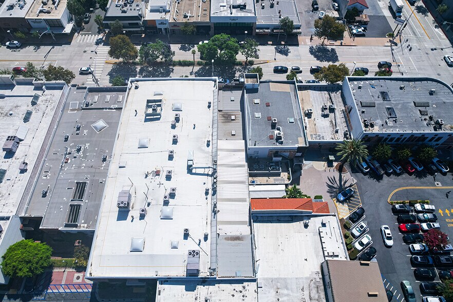 More Photos Of 535 S Lake Ave, Pasadena General Retail For Sale