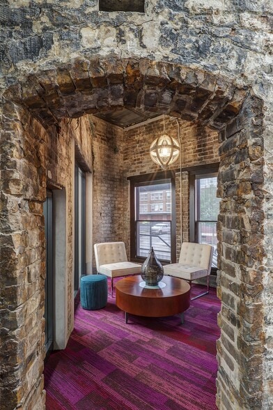More Photos Of 401 Saint Joseph St, New Orleans Office For Sale