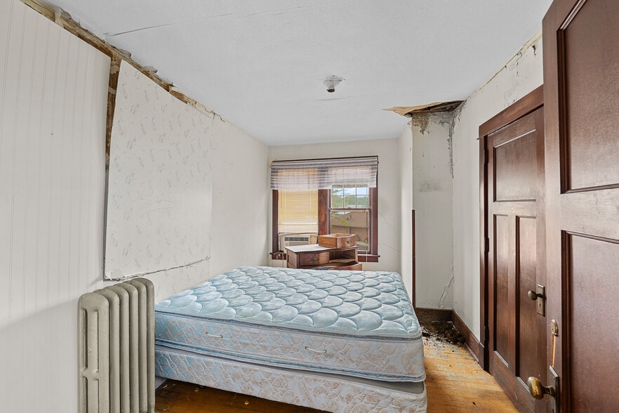 More Photos Of 1302 Main st, Saint Cloud Restaurant For Sale